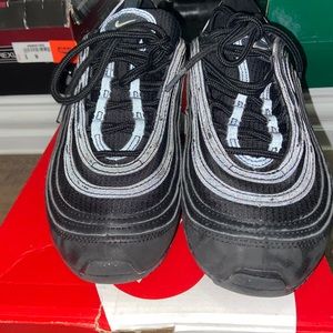 97 air max black/white anthracite (Size 6.5) Boys Grade School